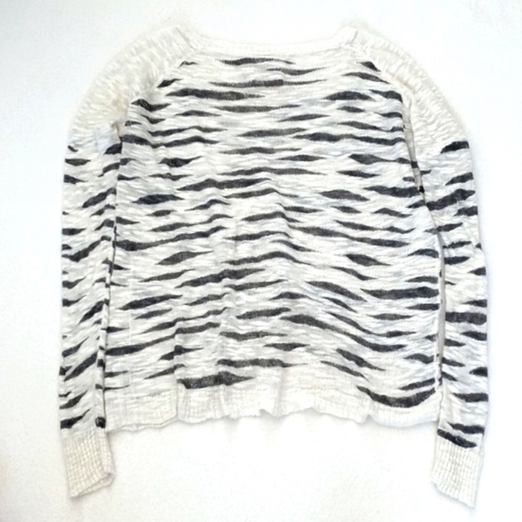 Kensie Cream & Dark Grey Zebra Stripe Long Sleeve Semi Sheer Sweater Top L - Picture 4 of 9